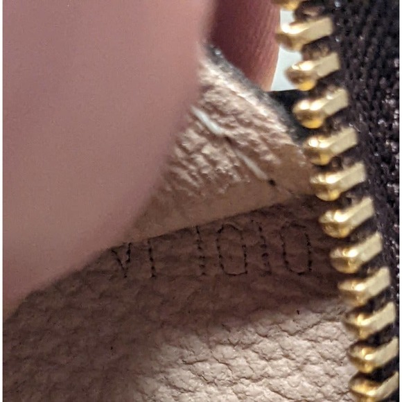 ***SOLD*** Louis Vuitton Monogram Bucket Pouch - (NWOT) - Picture 7 of 7